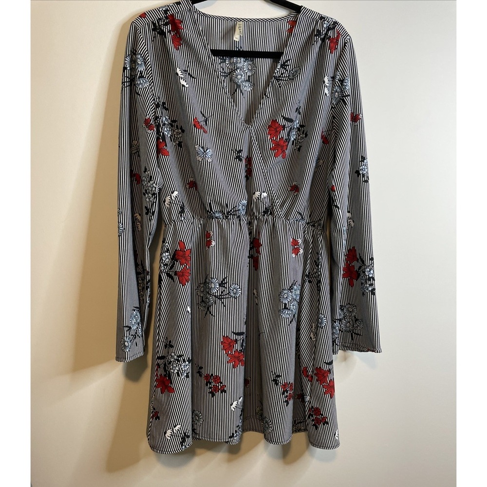 Live 4‎ Truth Size XL Gray Stripe Floral Faux Wrap Dress
